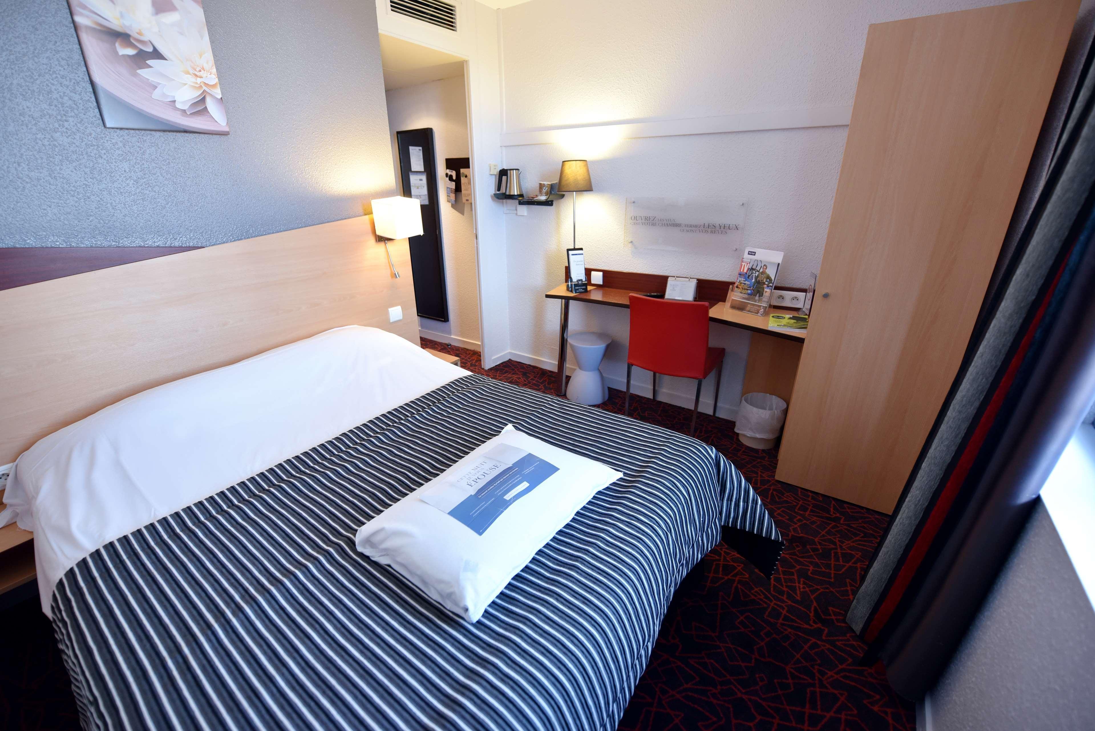 Kyriad Hotel Dijon Gare Exterior foto